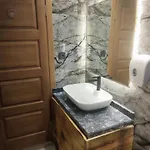 Hotel White Moon